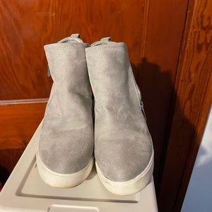 Womens size 9 Anne Klein womens wedge in gray